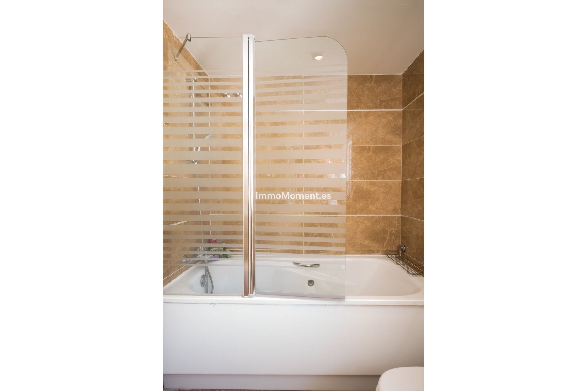 Resale - Apartment - Benahavís - Benahavís Centro