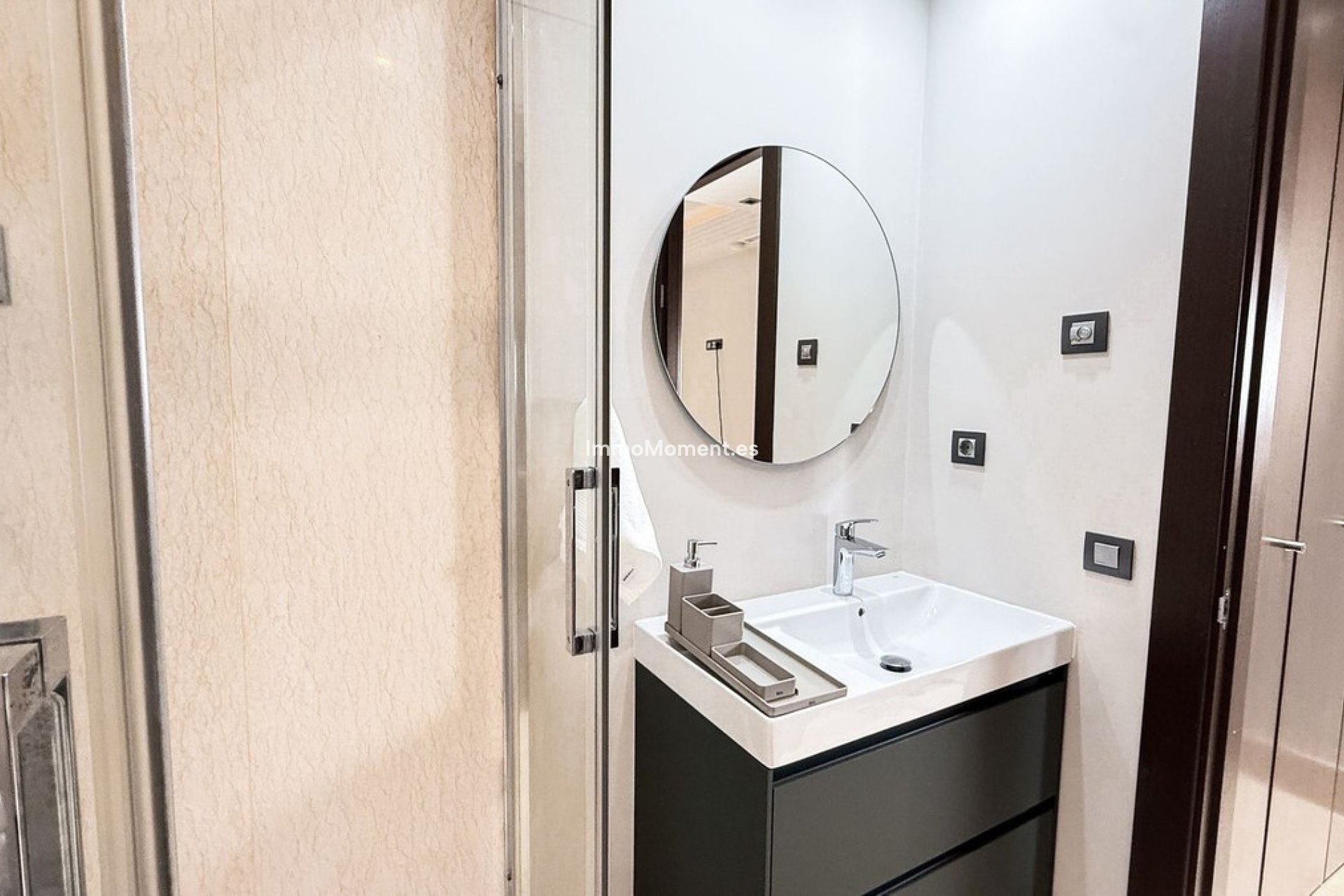 Resale - Apartment - Benahavís - Benahavís Centro