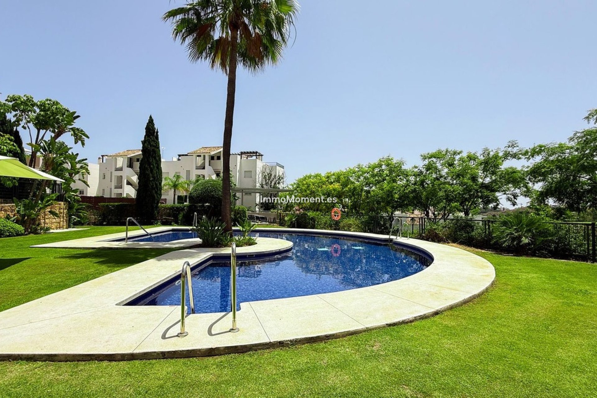Resale - Apartment - Benahavís - Benahavís Centro