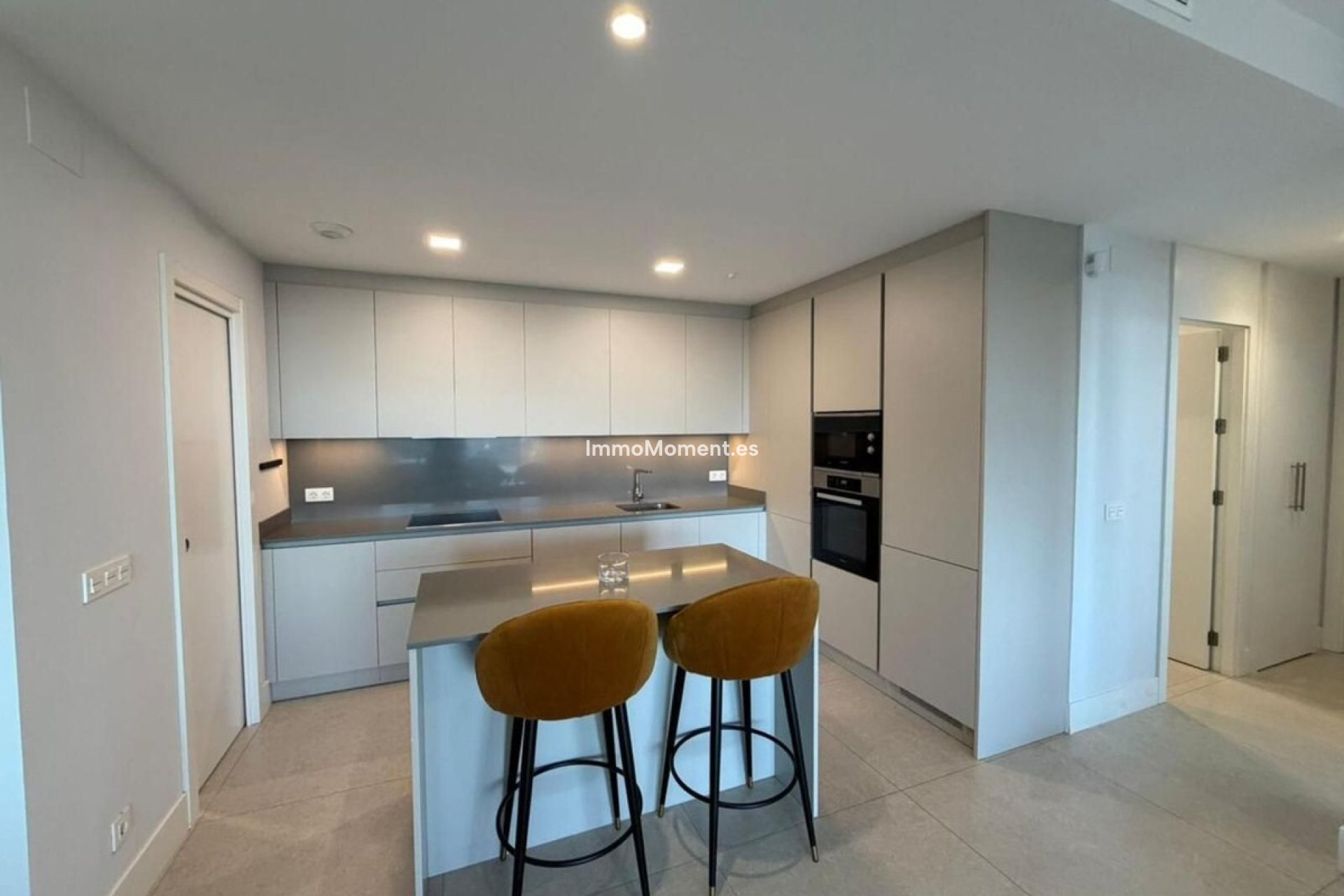 Resale - Apartment - Benahavís - Benahavís Centro