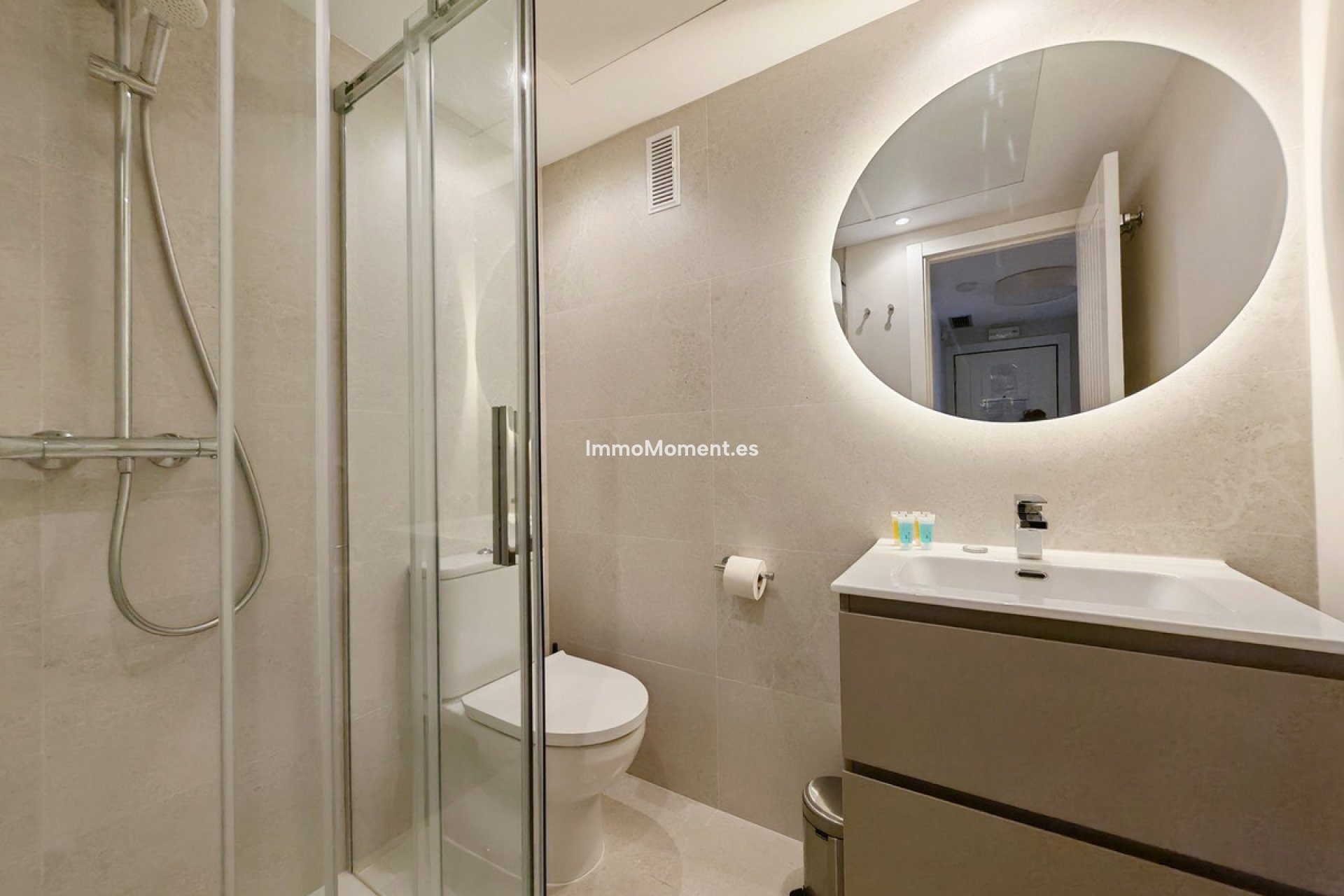 Resale - Apartment - Benahavís - Benahavís Centro