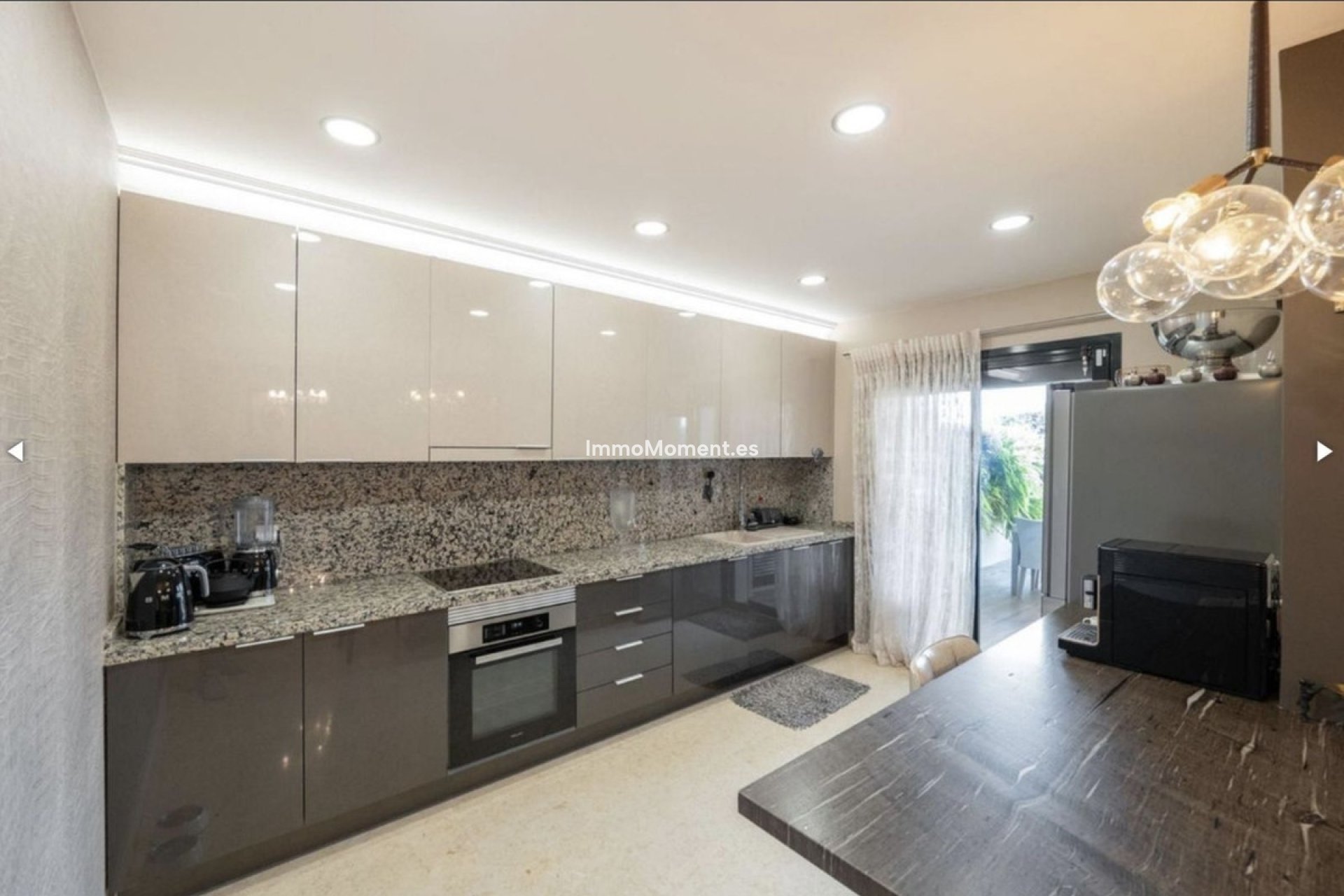 Resale - Apartment - Benahavís - Benahavís Centro