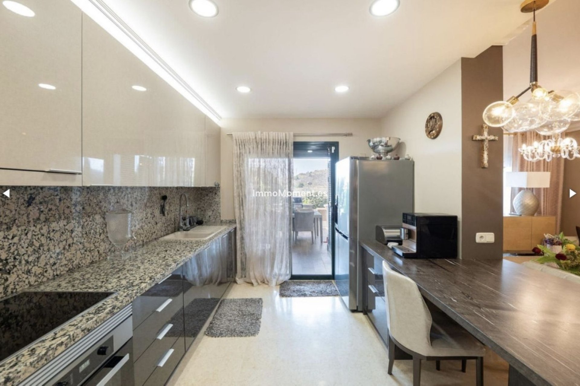 Resale - Apartment - Benahavís - Benahavís Centro