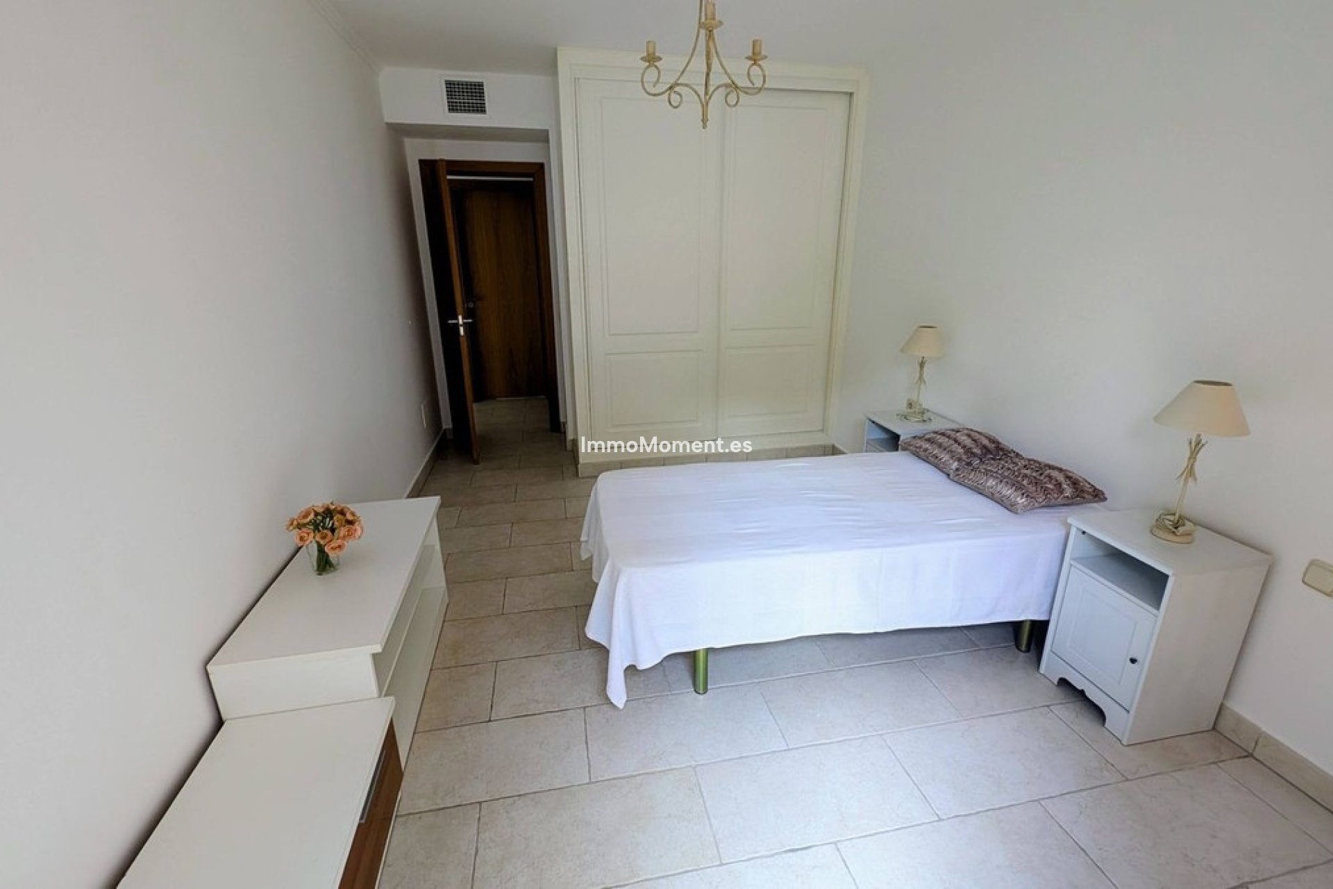 Resale - Apartment - Benahavís - Benahavís Centro