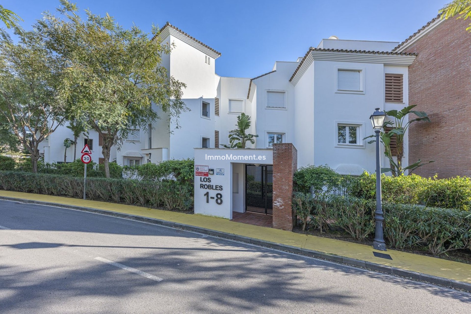 Resale - Apartment - Benahavís - Benahavís Centro