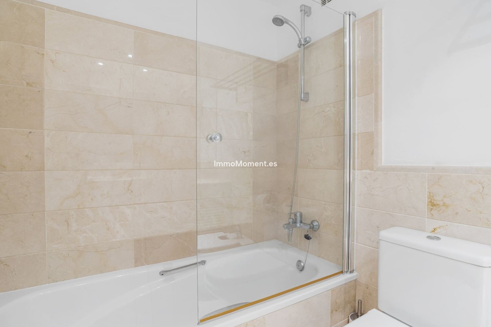 Resale - Apartment - Benahavís - Benahavís Centro
