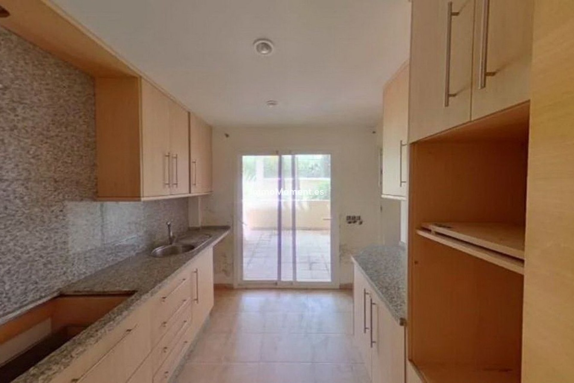 Resale - Apartment - Benahavís - Benahavís Centro
