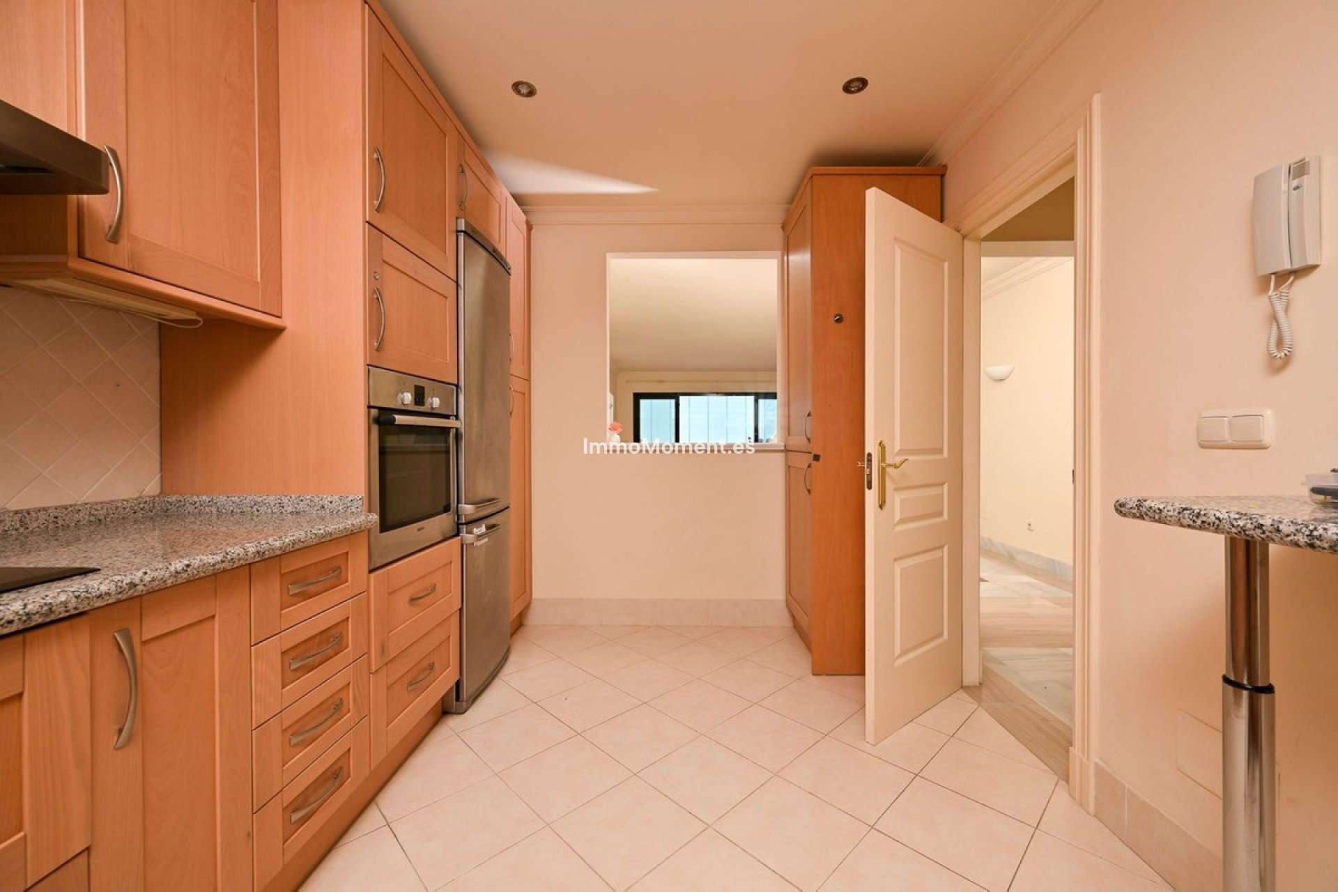 Resale - Apartment - Benahavís - Benahavís Centro