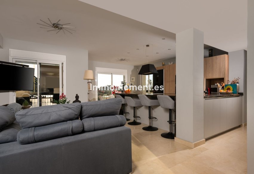 Resale - Apartment - Benahavís - Benahavís Centro