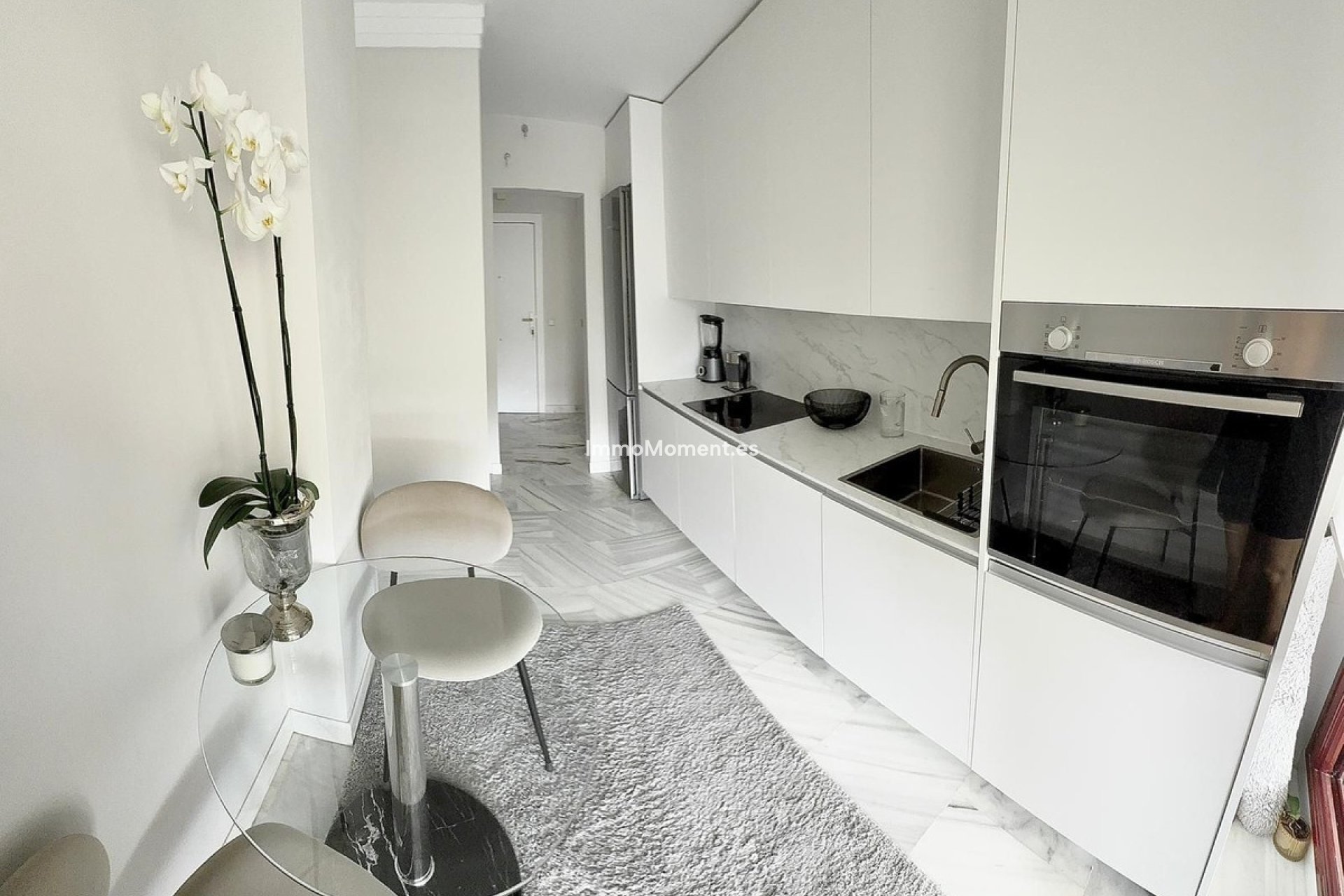 Resale - Apartment - Benahavís - Benahavís Centro