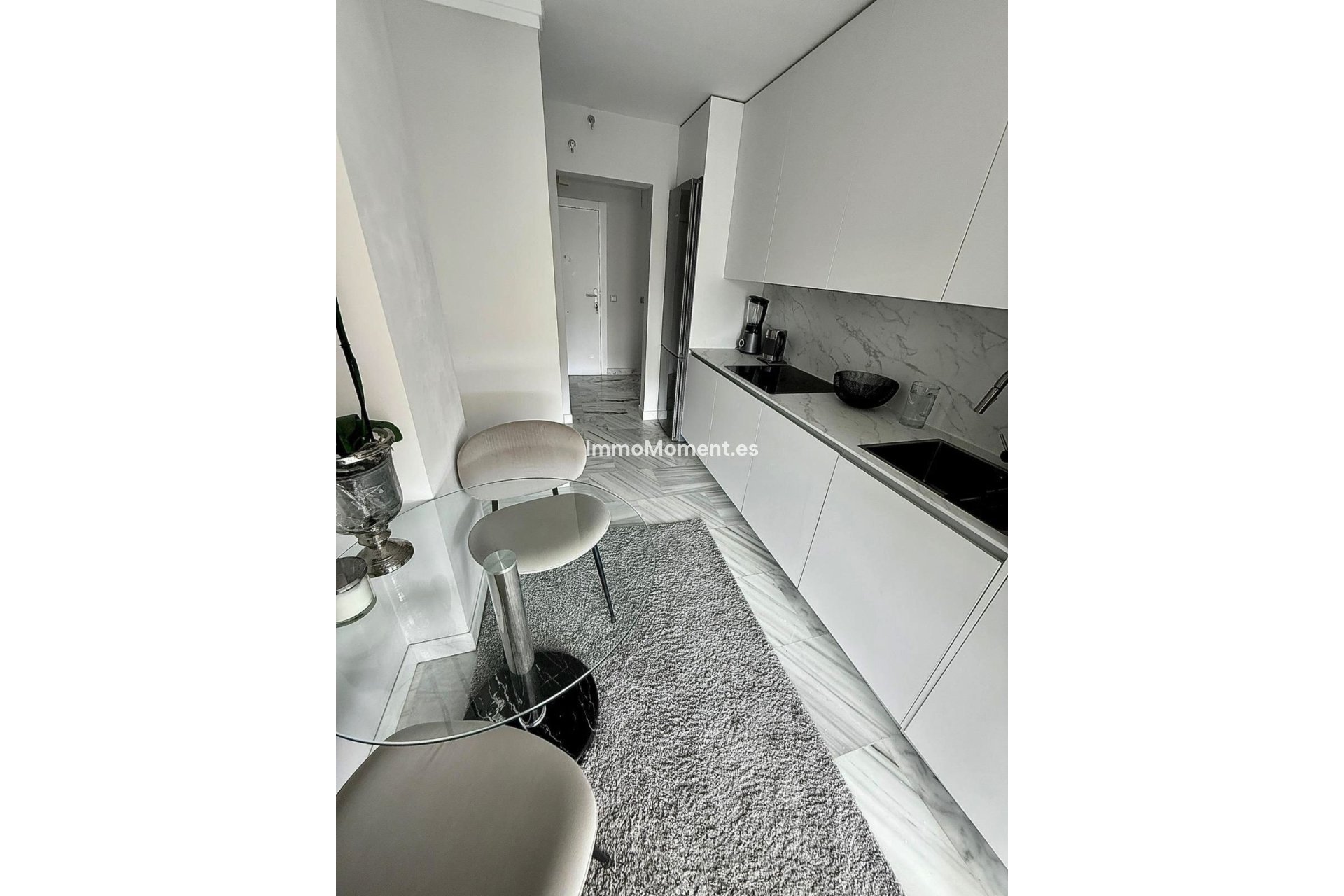 Resale - Apartment - Benahavís - Benahavís Centro