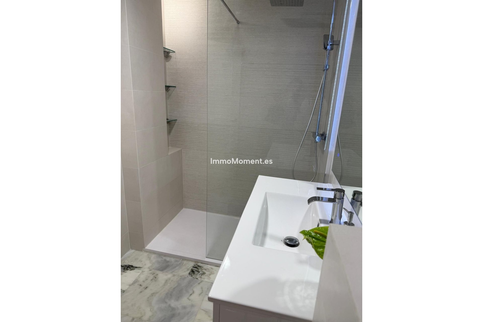 Resale - Apartment - Benahavís - Benahavís Centro