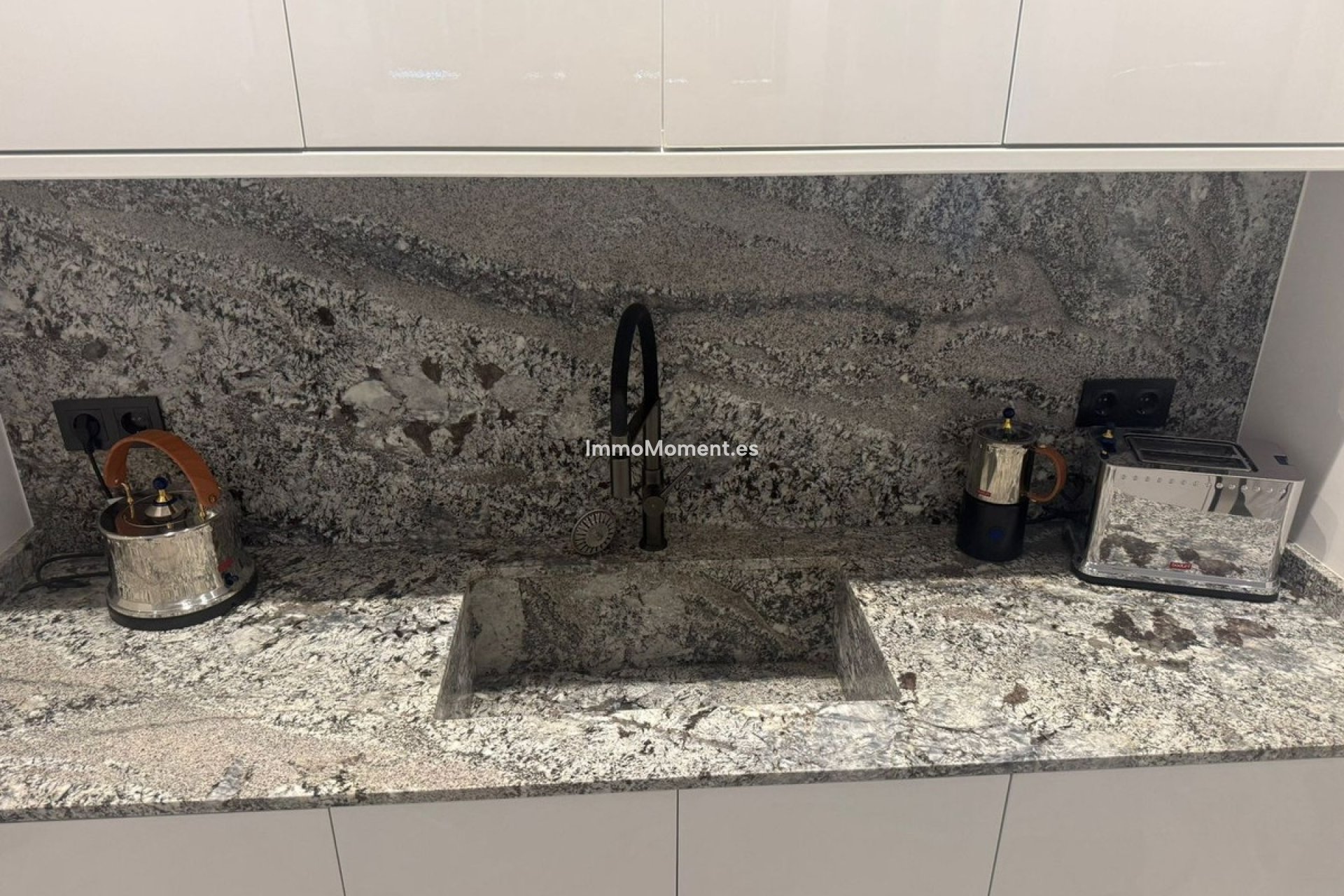 Resale - Apartment - Benahavís - Benahavís Centro