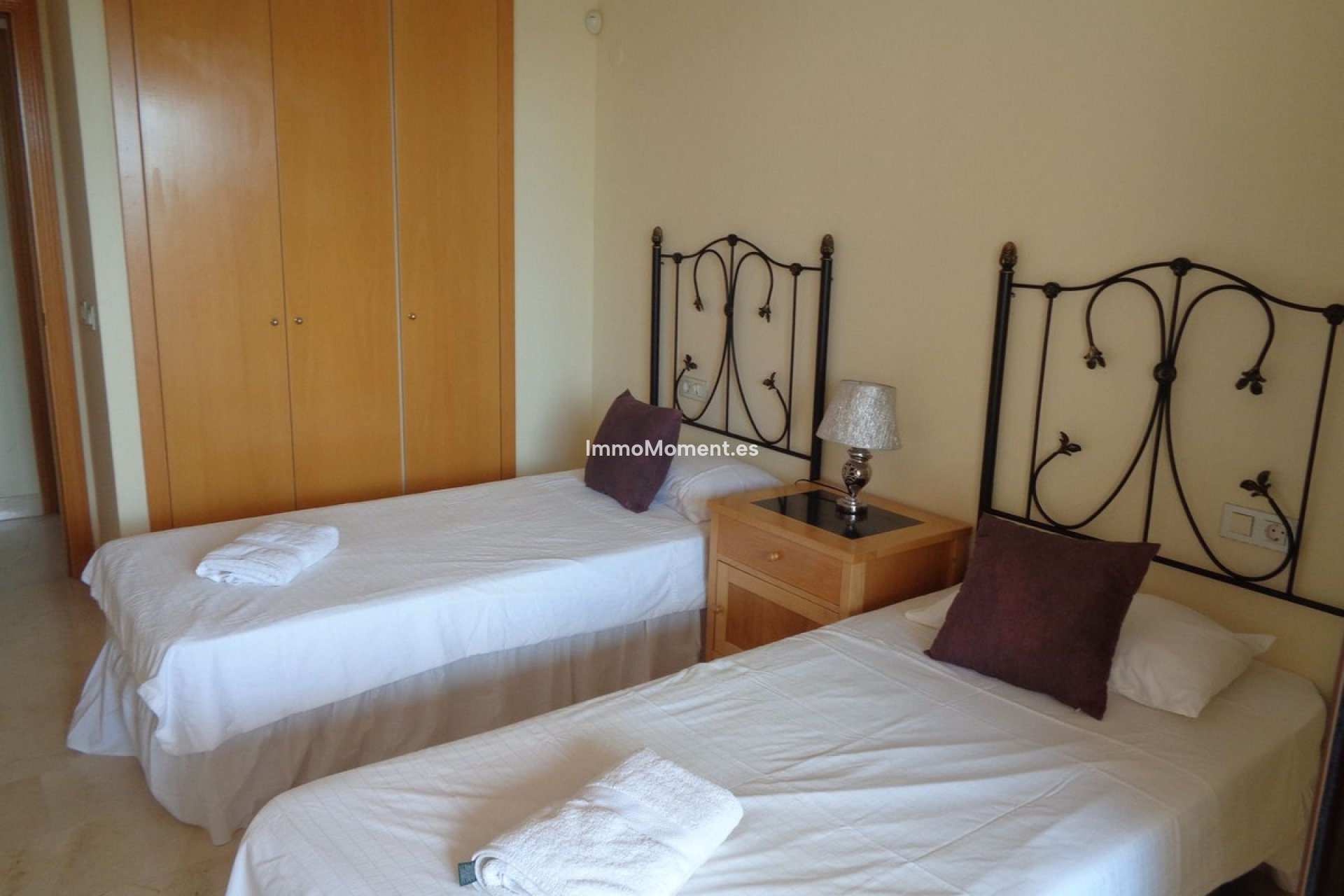 Resale - Apartment - Benahavís - Benahavís Centro