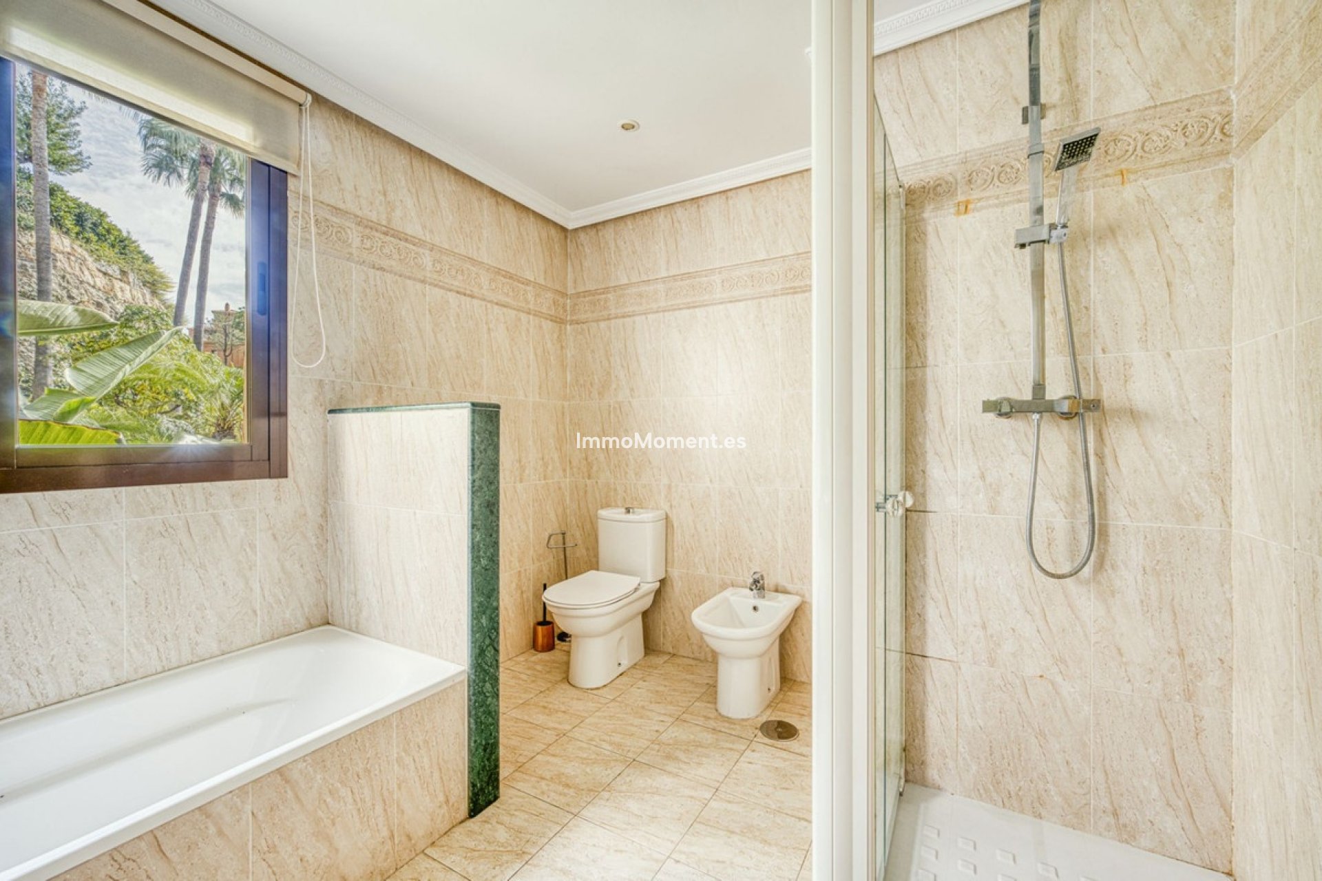 Resale - Apartment - Benahavís - Benahavís Centro