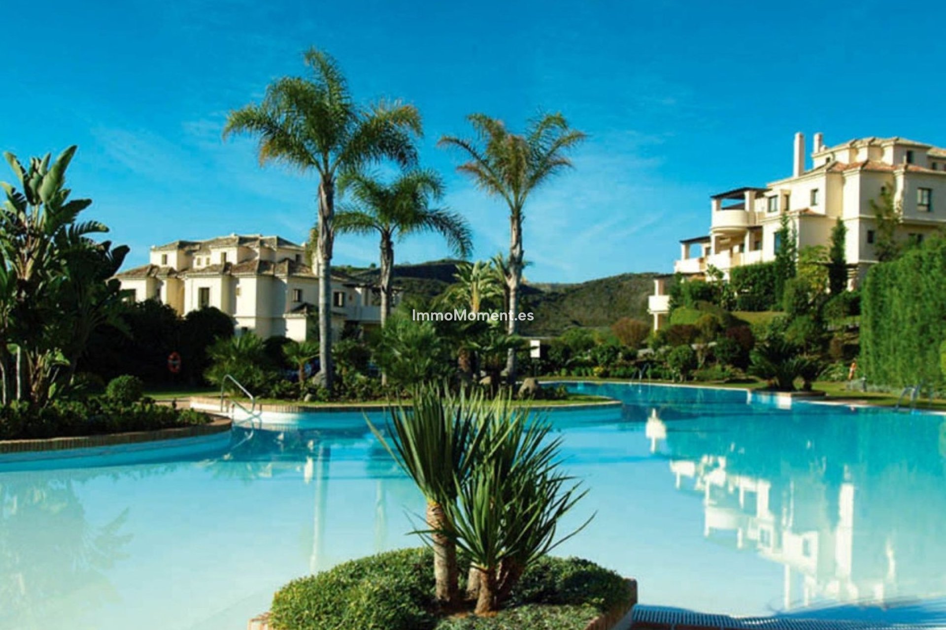 Resale - Apartment - Benahavís - Benahavís Centro