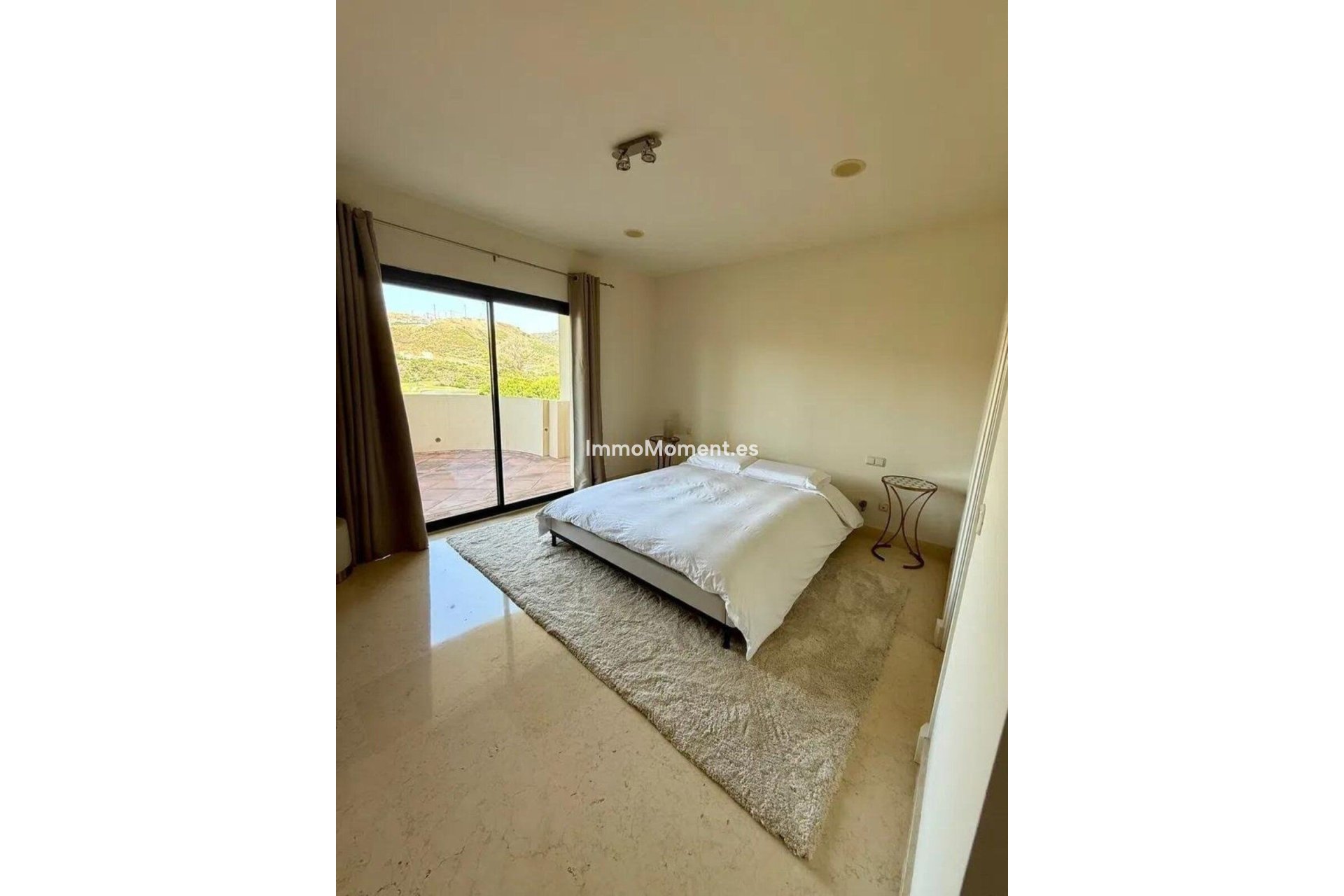 Resale - Apartment - Benahavís - Benahavís Centro