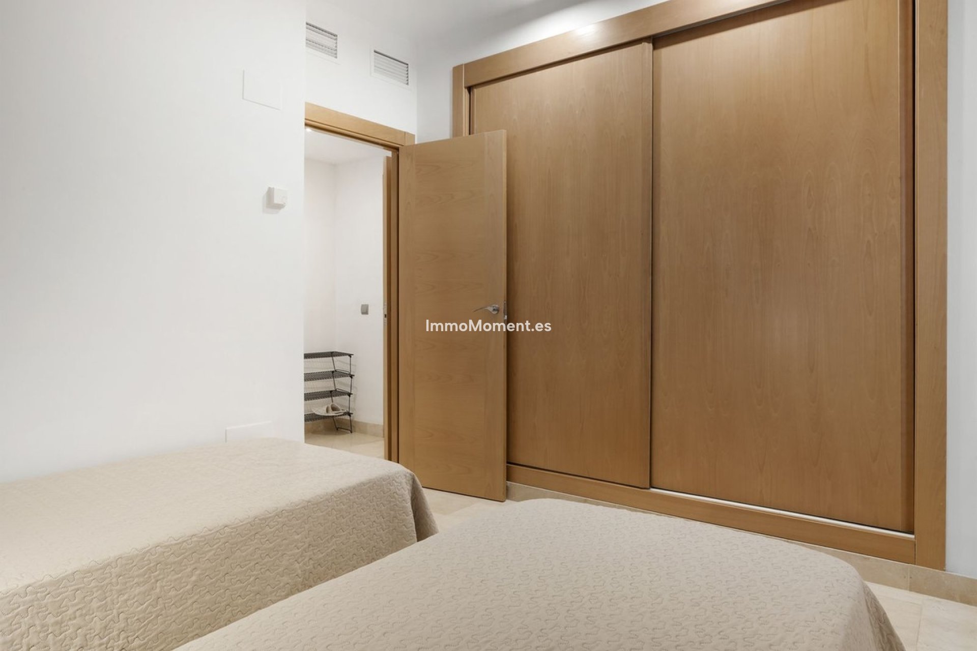 Resale - Apartment - Benahavís - Benahavís Centro