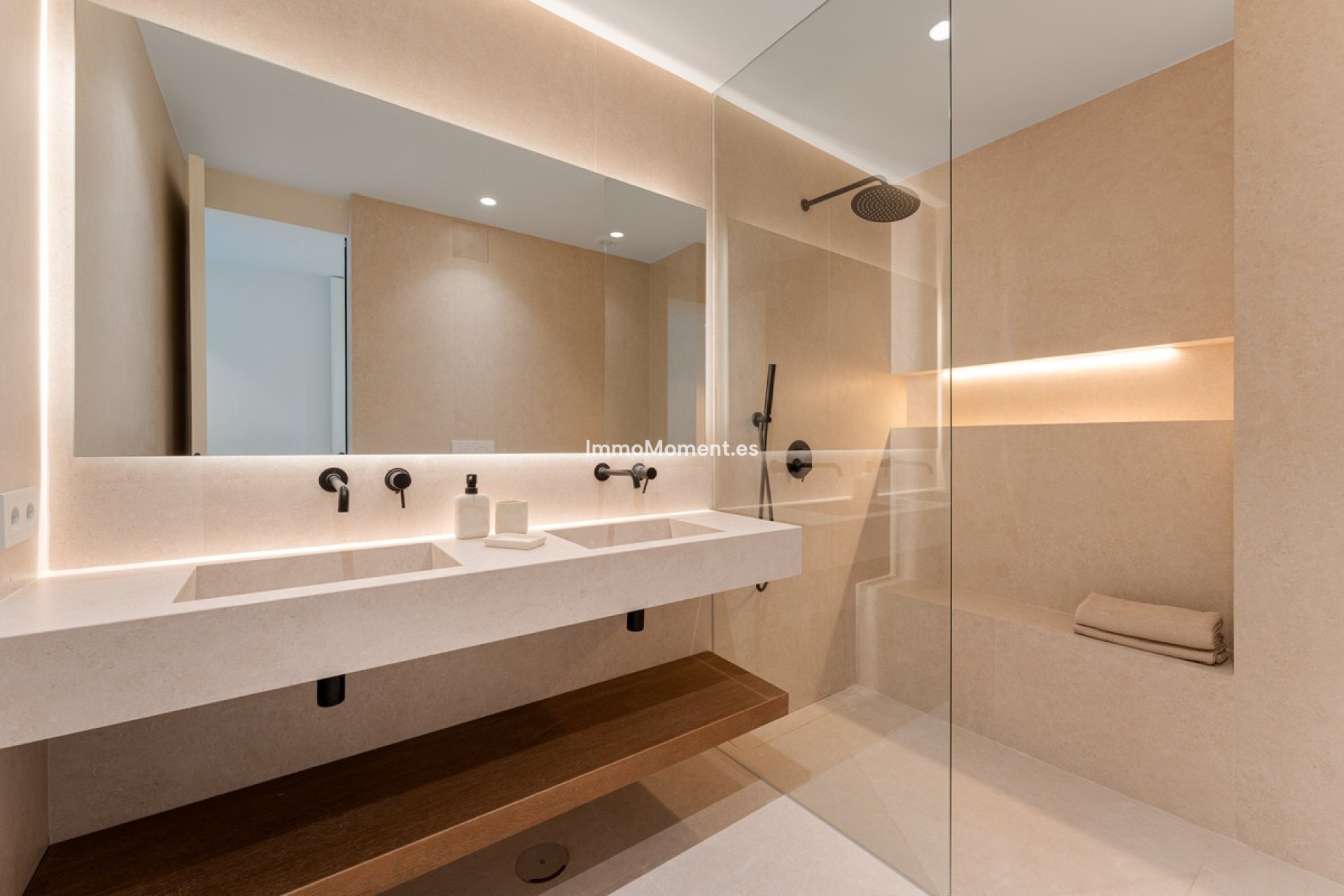 Resale - Apartment - Benahavís - Benahavís Centro