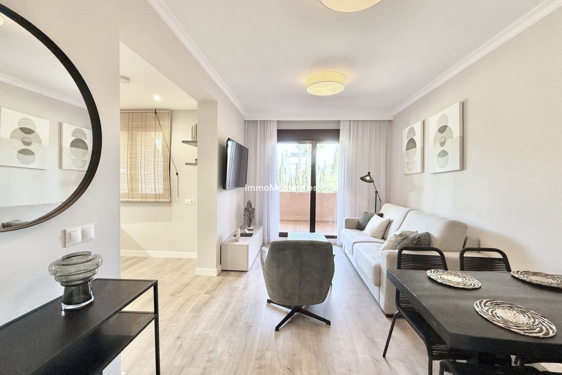 Resale - Apartment - Benahavís - Benahavís Centro