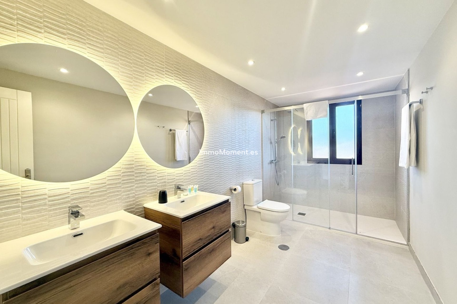 Resale - Apartment - Benahavís - Benahavís Centro