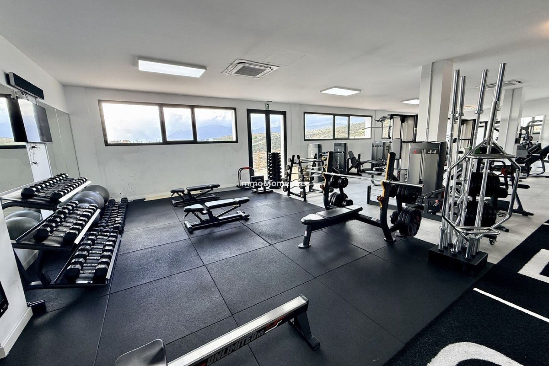 Resale - Apartment - Benahavís - Benahavís Centro