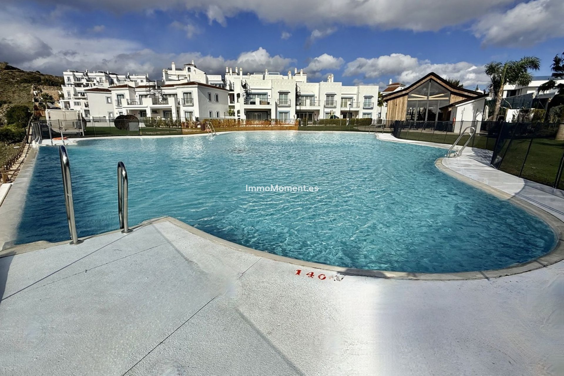 Resale - Apartment - Benahavís - Benahavís Centro