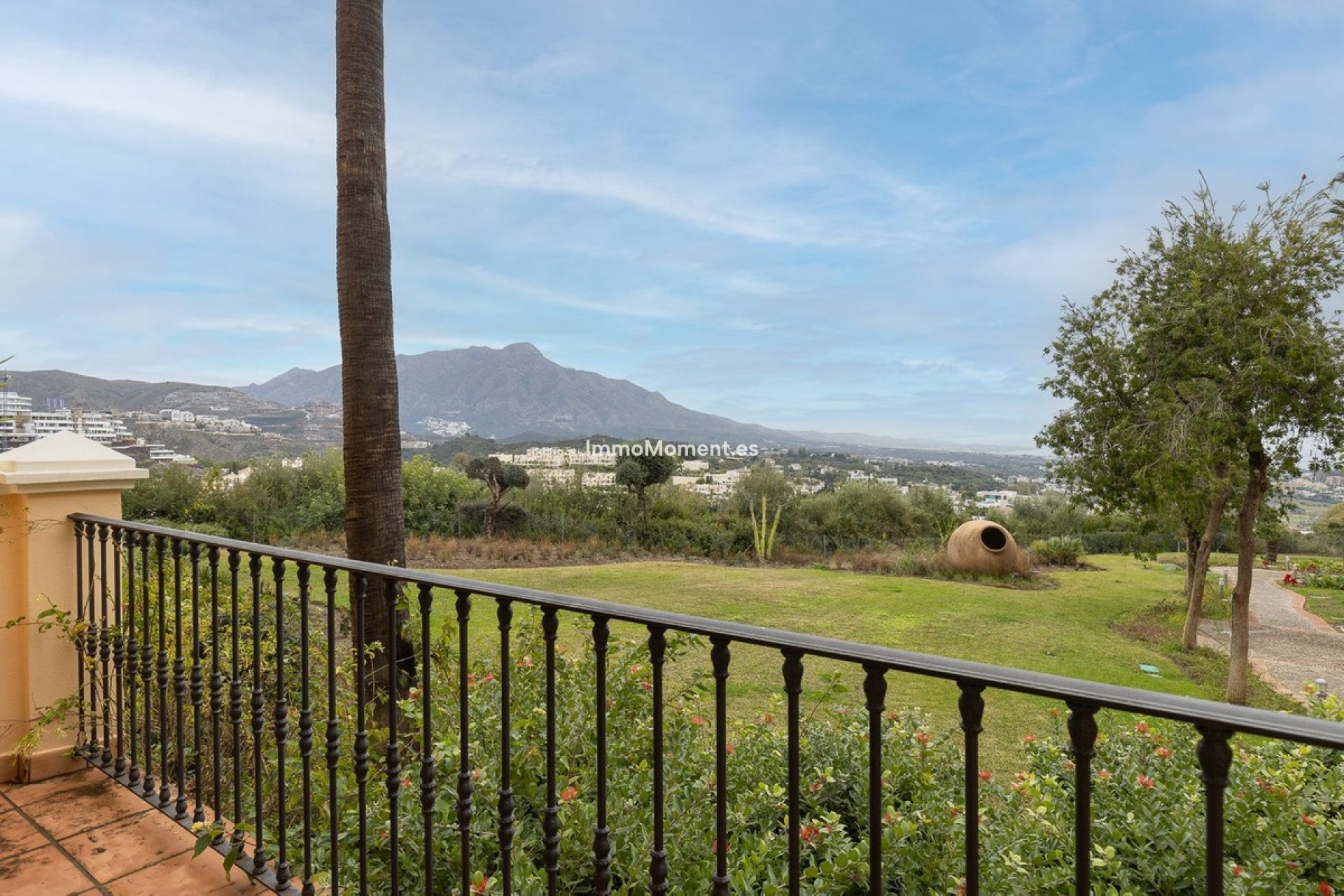 Resale - Apartment - Benahavís - Benahavís Centro