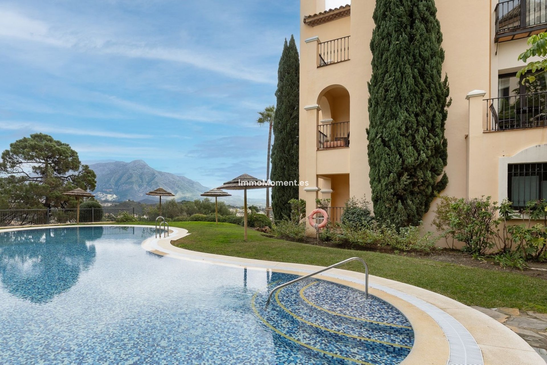 Resale - Apartment - Benahavís - Benahavís Centro