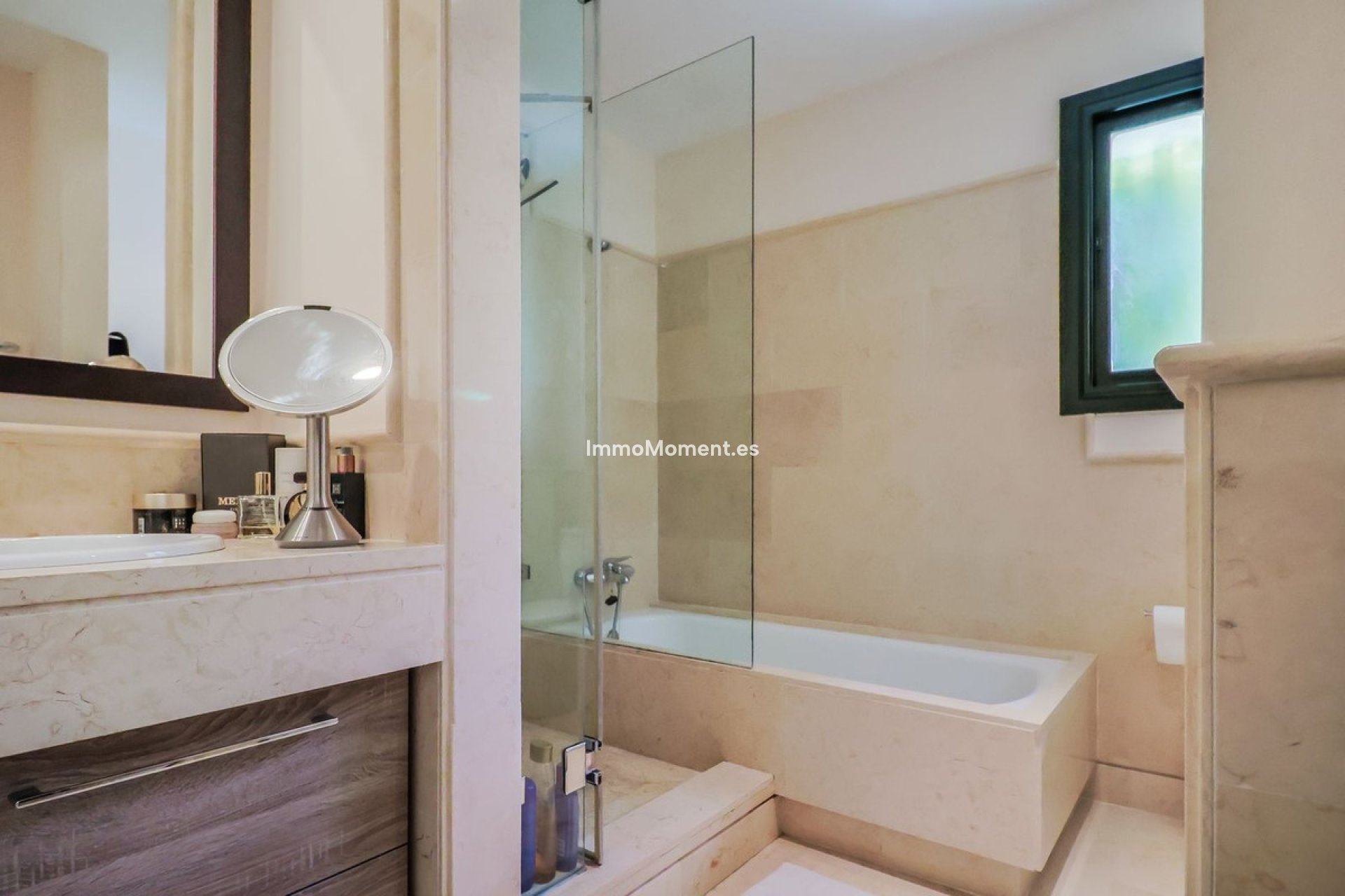 Resale - Apartment - Benahavís - Benahavís Centro