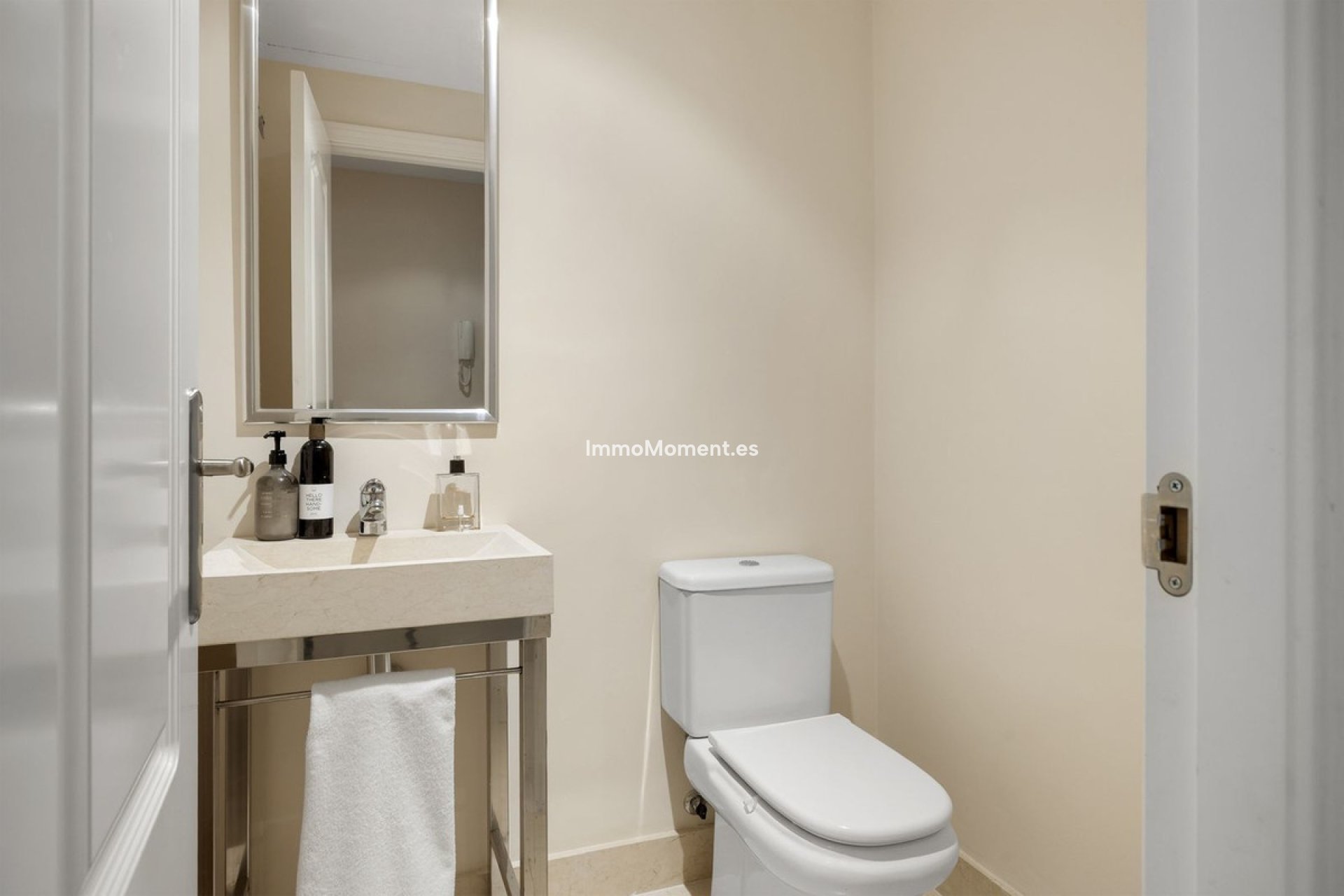 Resale - Apartment - Benahavís - Benahavís Centro