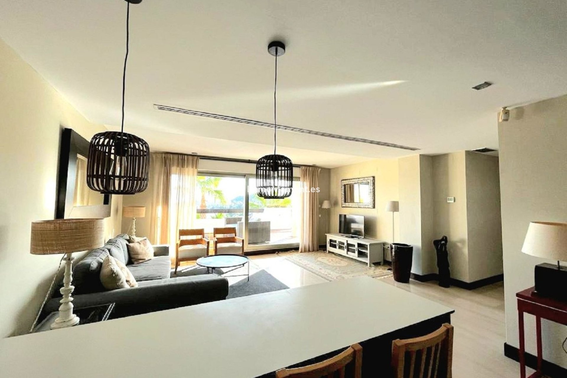 Resale - Apartment - Benahavís - Benahavís Centro