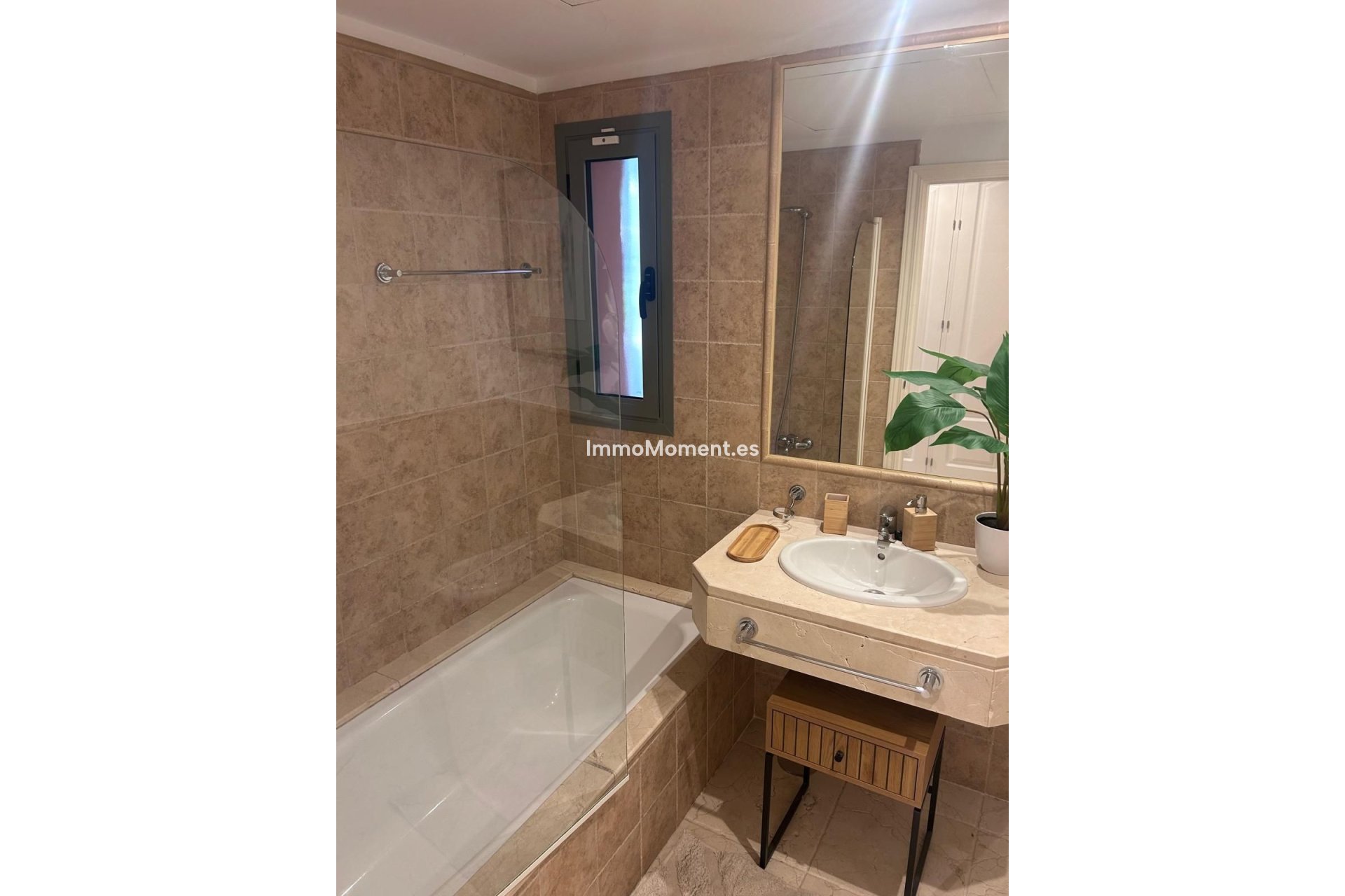 Resale - Apartment - Benahavís - Benahavís Centro