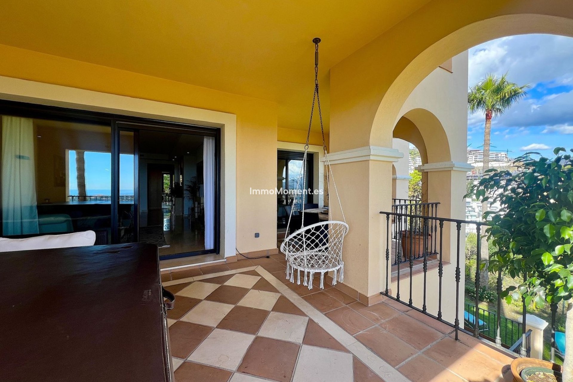 Resale - Apartment - Benahavís - Benahavís Centro