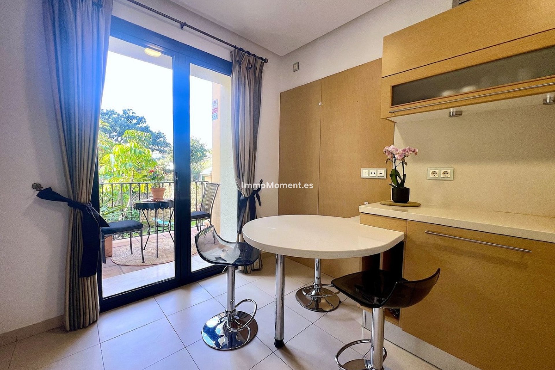Resale - Apartment - Benahavís - Benahavís Centro