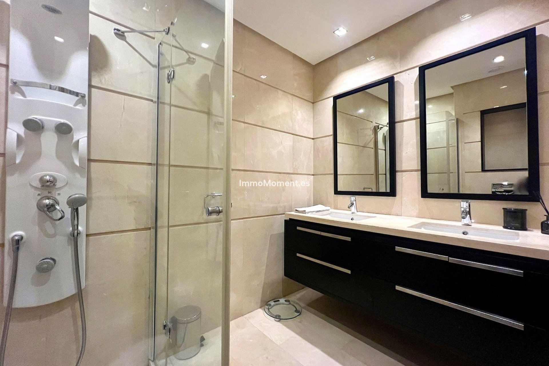 Resale - Apartment - Benahavís - Benahavís Centro