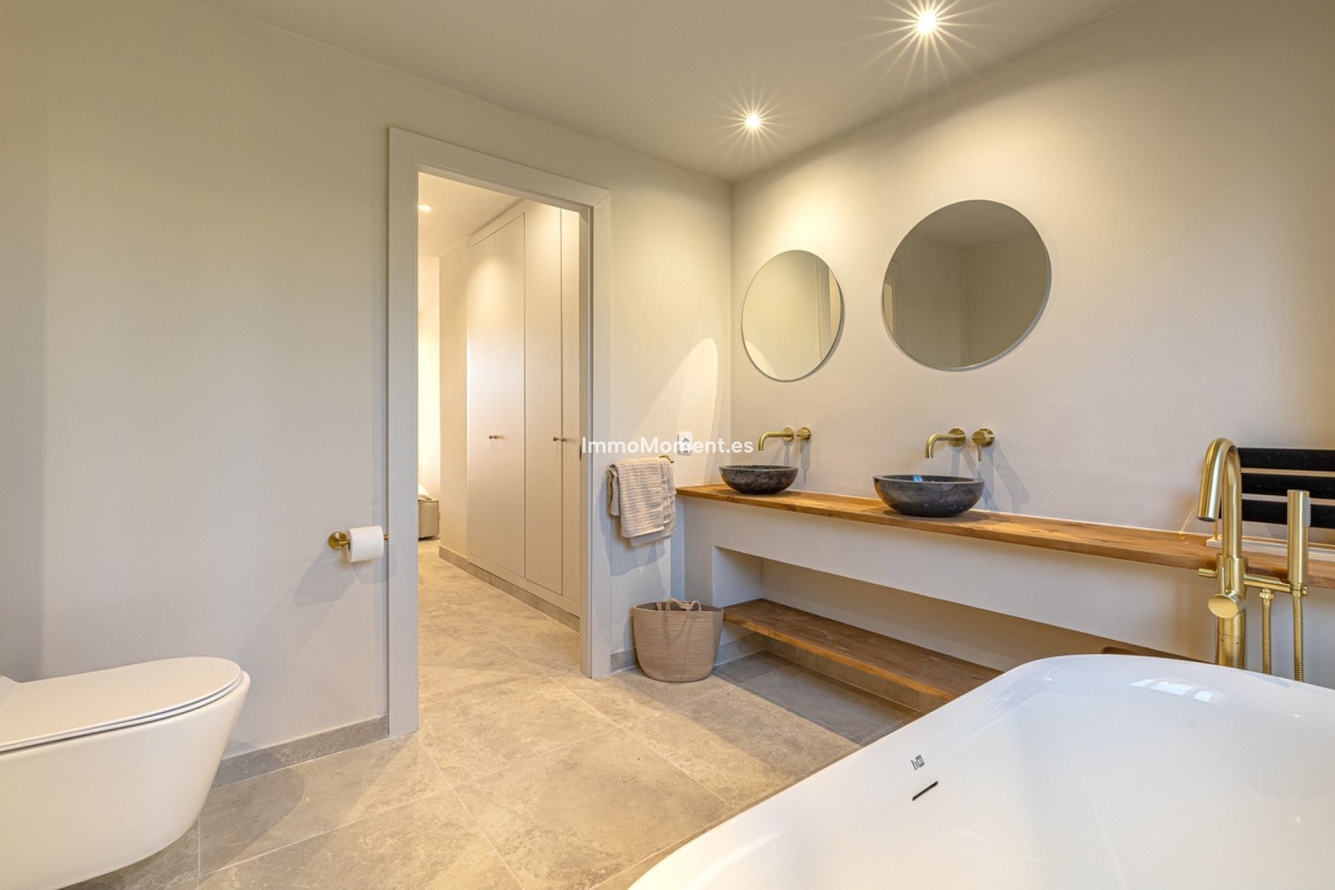 Resale - Apartment - Benahavís - Benahavís Centro