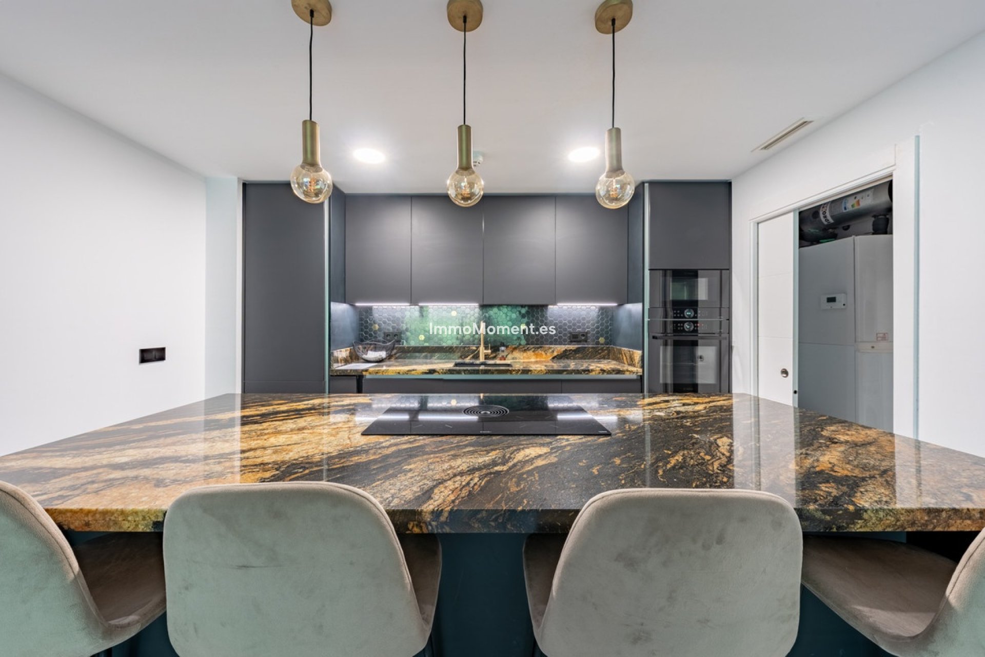 Resale - Apartment - Benahavís - Benahavís Centro