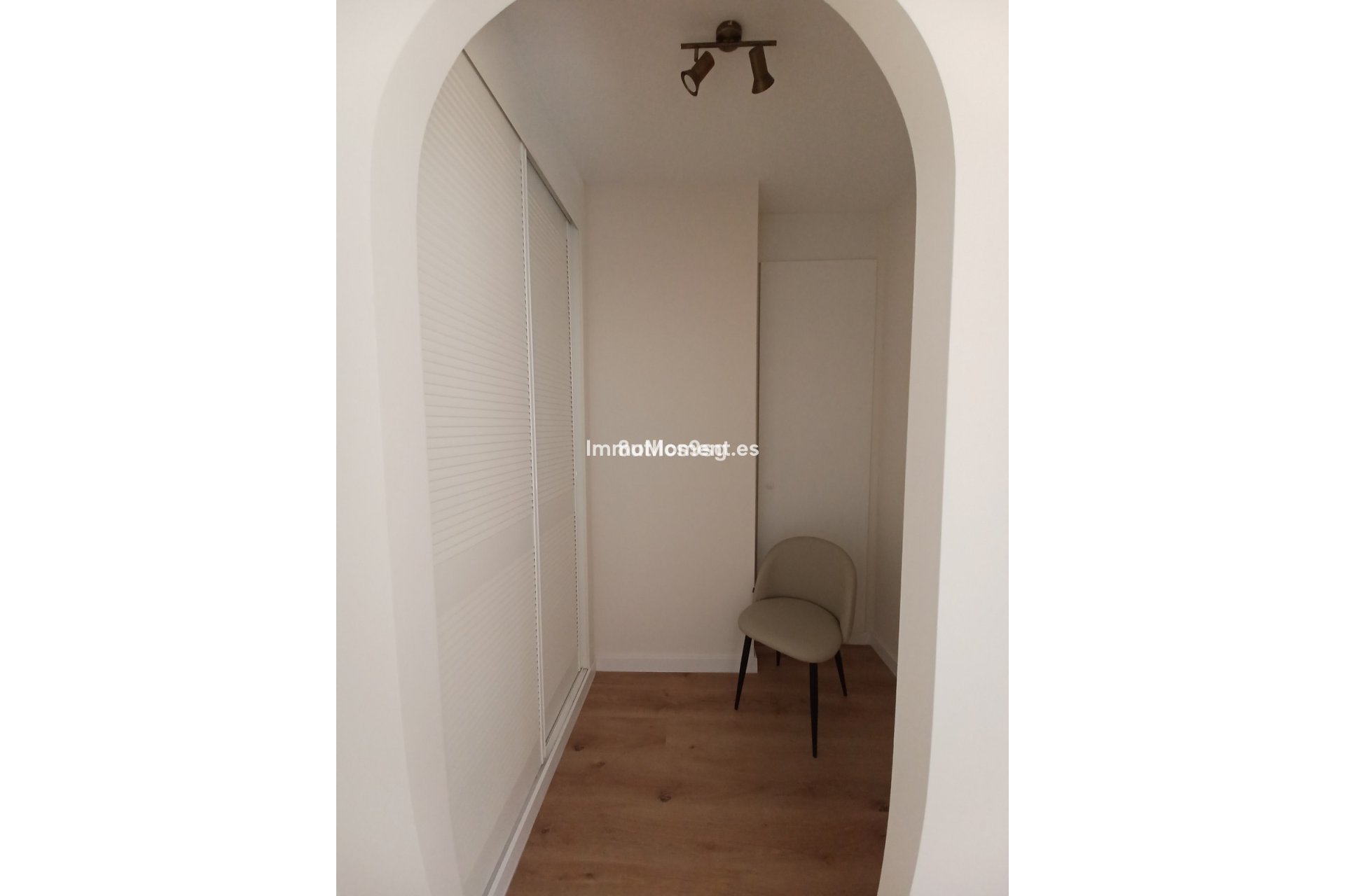 Resale - Apartment - Benahavís - Benahavís Centro