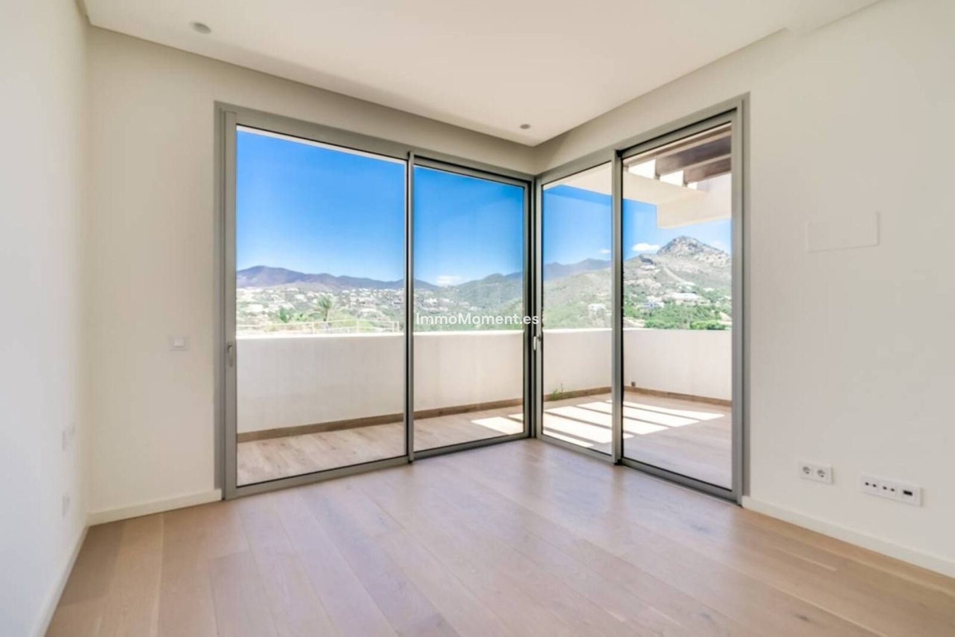 Resale - Apartment - Benahavís - Benahavís Centro