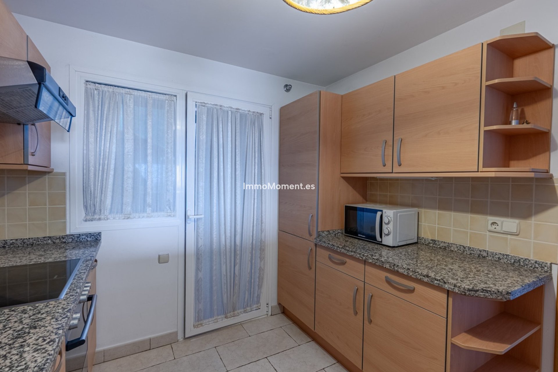 Resale - Apartment - Benahavís - Benahavís Centro