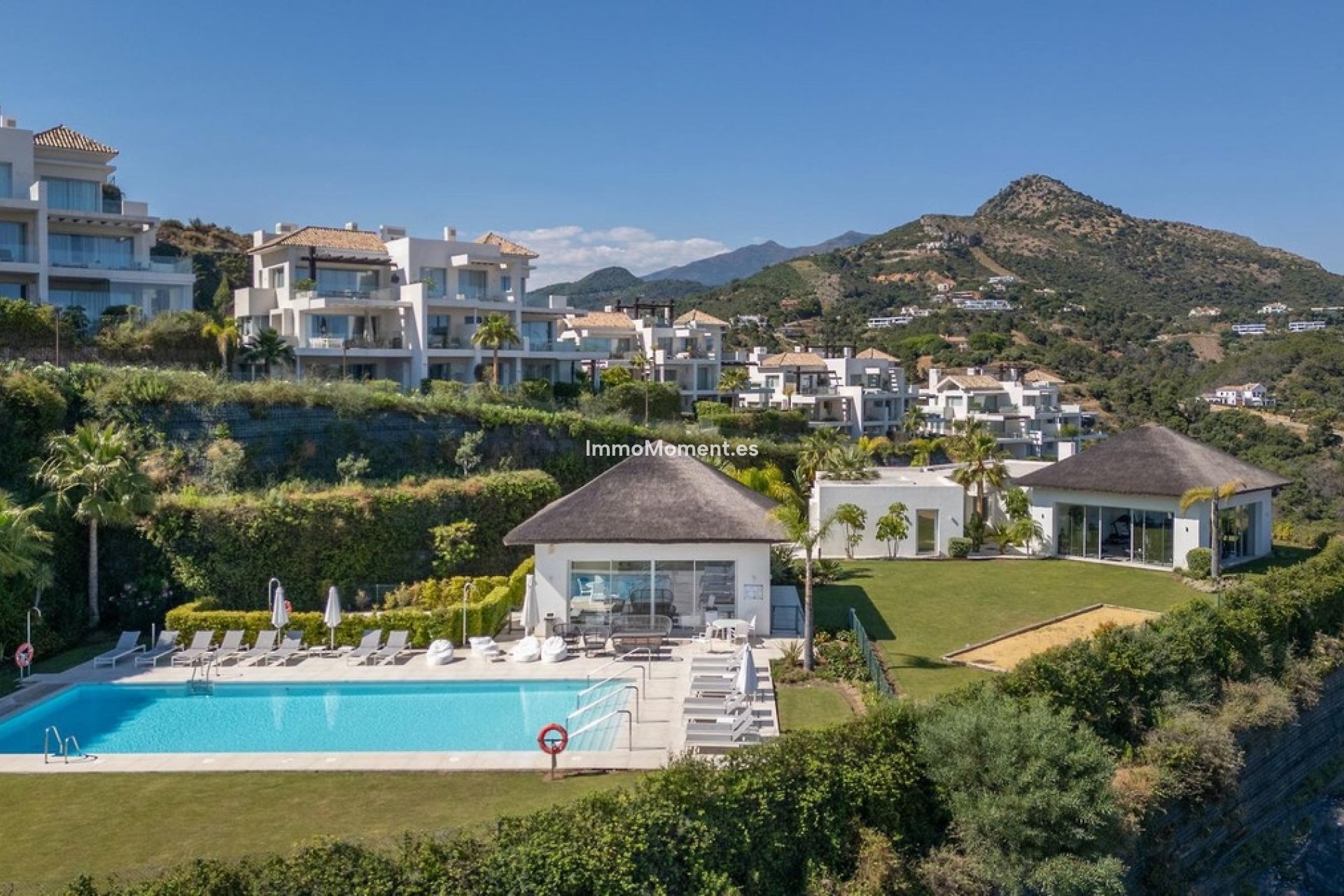 Resale - Apartment - Benahavís - Benahavís Centro