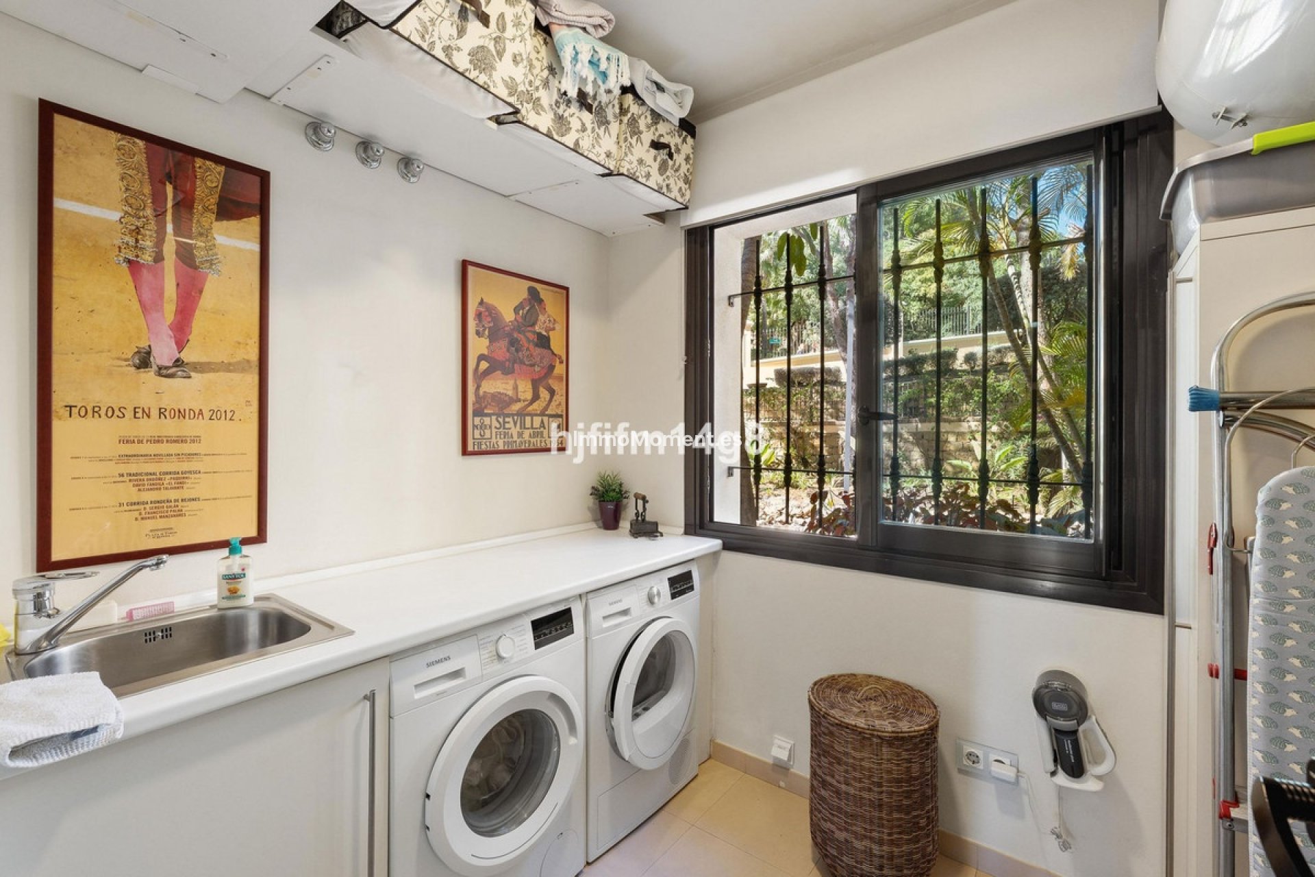 Resale - Apartment - Benahavís - Benahavís Centro