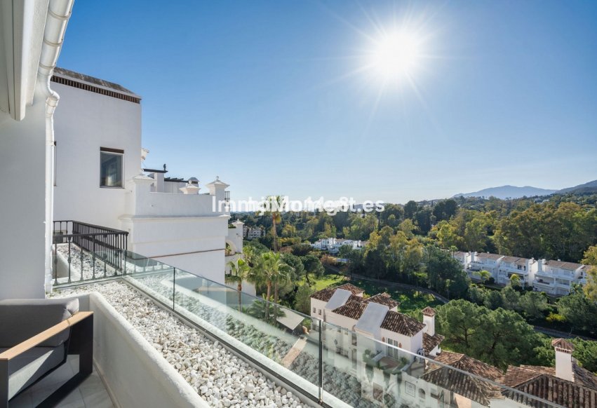 Resale - Apartment - Benahavís - Benahavís Centro
