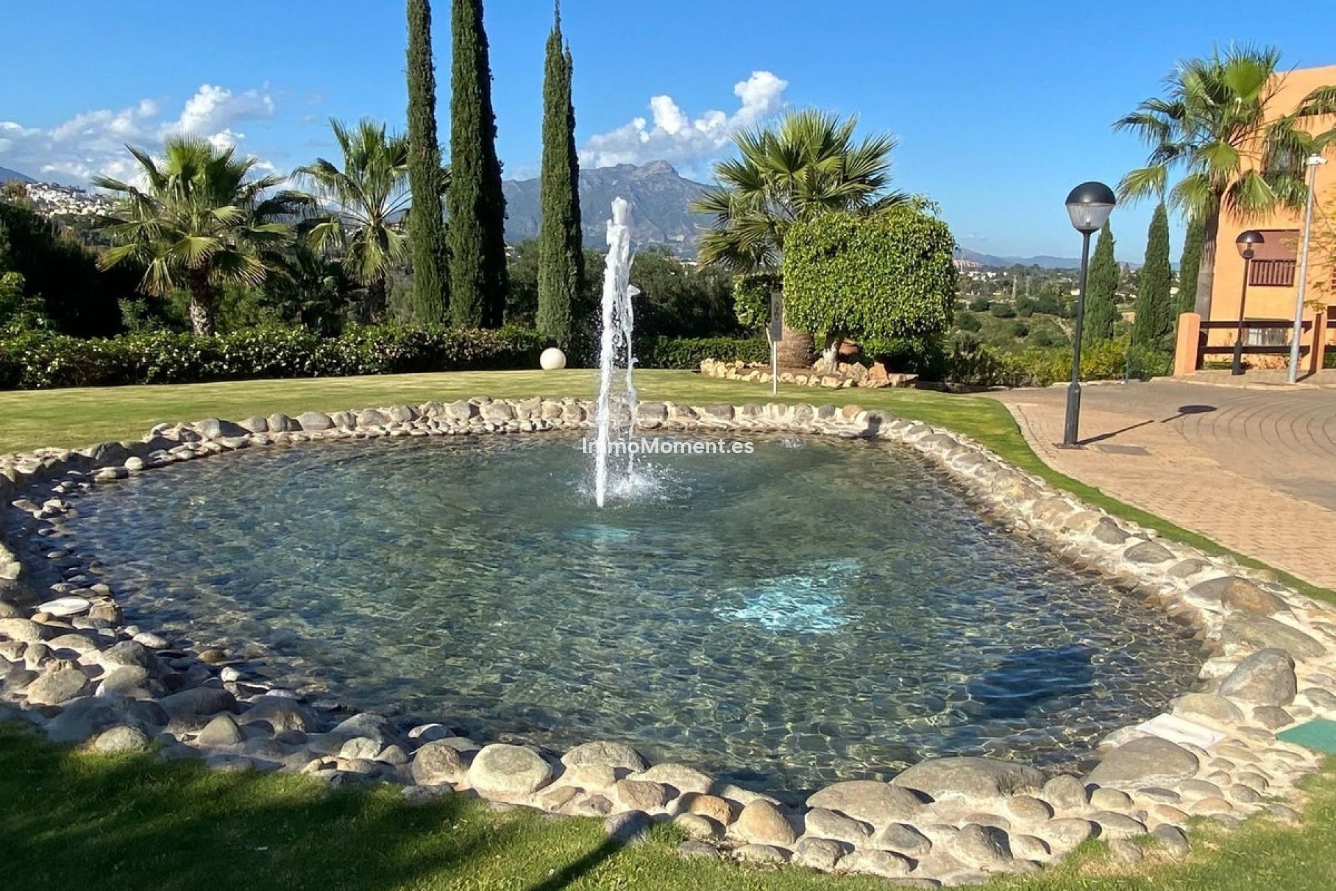 Resale - Apartment - Benahavís - Benahavís Centro