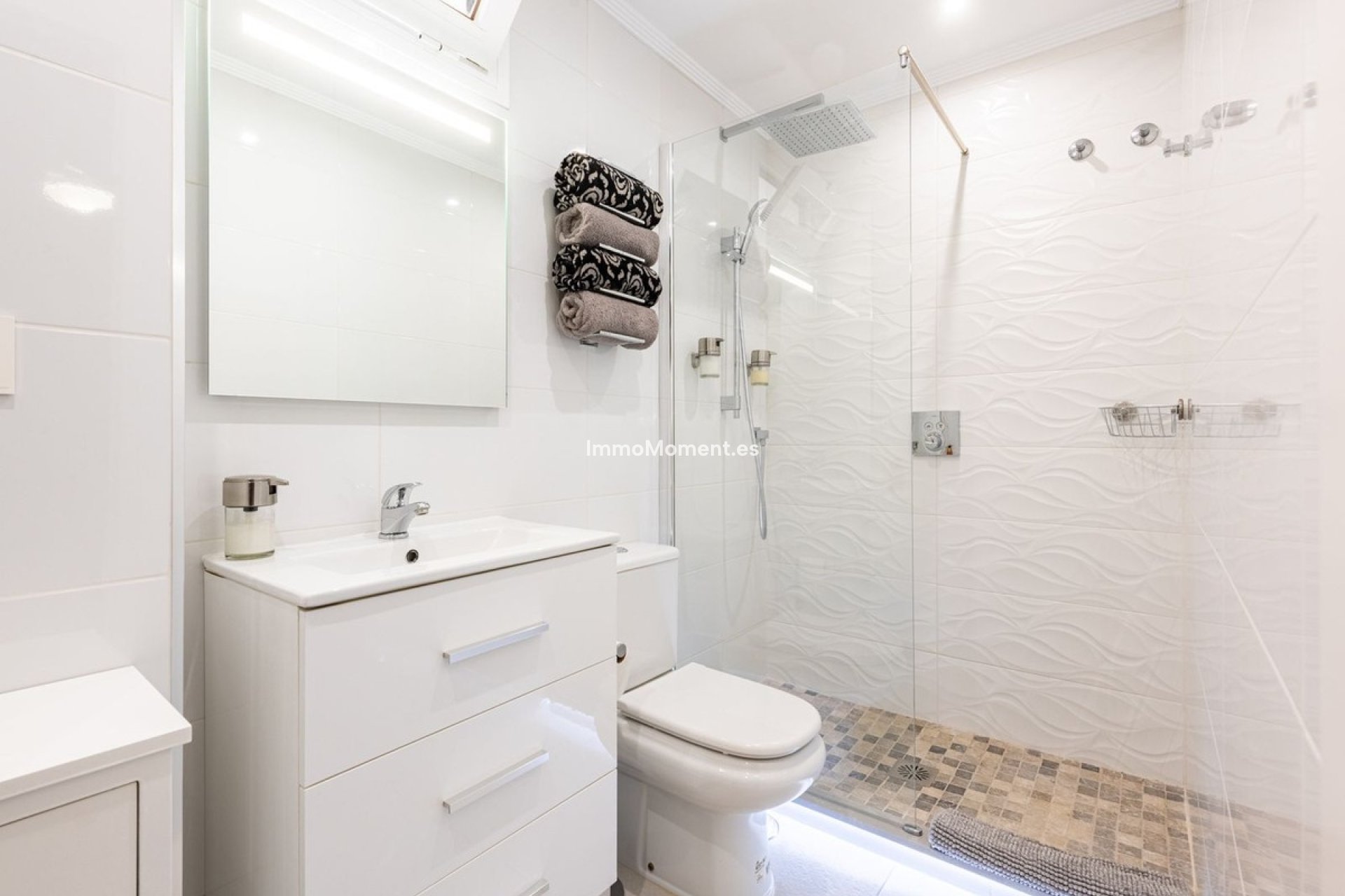 Resale - Apartment - Benahavís - Benahavís Centro