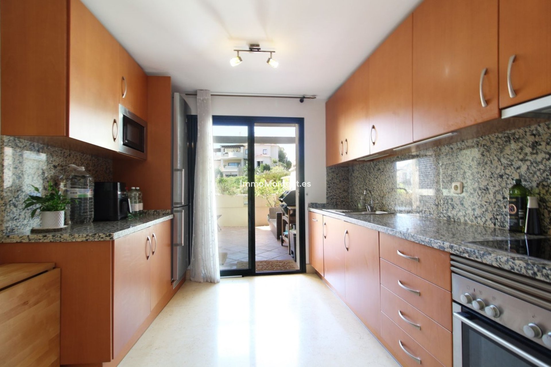 Resale - Apartment - Benahavís - Benahavís Centro