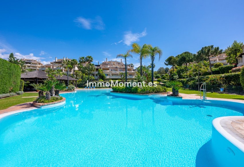 Resale - Apartment - Benahavís - Benahavís Centro