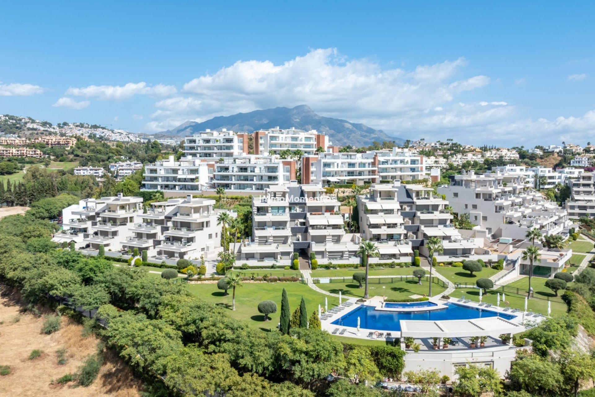 Resale - Apartment - Benahavís - Benahavís Centro