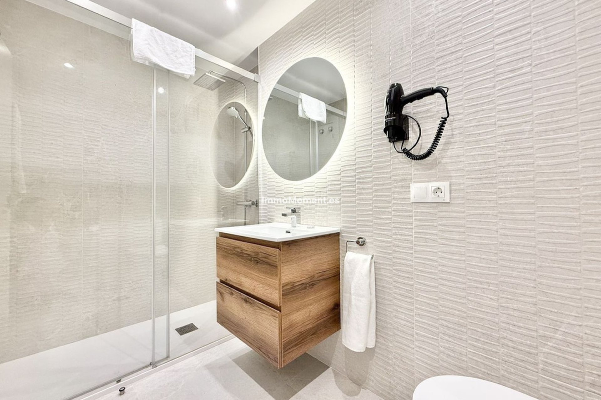 Resale - Apartment - Benahavís - Benahavís Centro